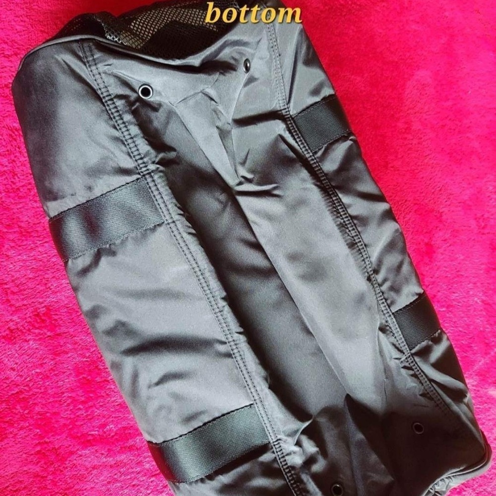 PINK Everyday duffel bag NWT - Picture 11 of 11